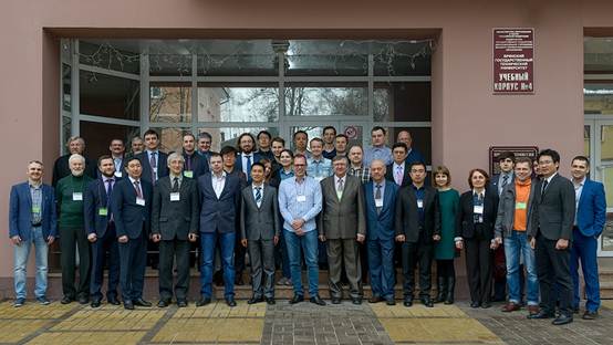 说明: http://www.tu-bryansk.ru/upload/iblock/483/UMWorkshopIV-GroupPhoto-1024.jpg