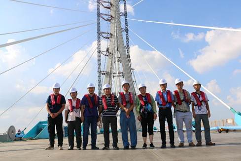 说明: E:\道桥系党委\道桥暑期考察资料\2019道桥系暑期考察精选照片2\IMG_5421.JPG